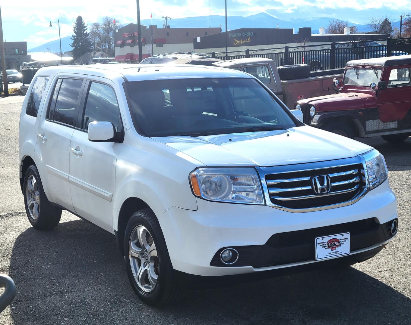 2015 White /Gray Honda Pilot EX-L AWD EX-L (5FNYF4H58FB) with an 3.5L V6 SOHC 24V engine, 5-Speed Automatic transmission, located at 450 N Russell, Missoula, MT, 59801, (406) 543-6600, 46.874496, -114.017433 - All Wheel Drive. Automatic Transmission. Power Heated Leather Seats. Power Sunroof. 3rd Row Seating. Air. Cruise. Tilt. Bluetooth. AM FM XM CD Player. Backup Camera. - Photo#3